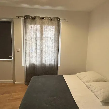 Apartment Moderne Avec Climatisation Et Wi-fi Proche Des Thermes, Animaux Acceptes - Fr-1-703-197
